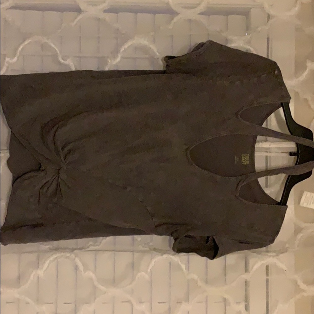 True Craft Tee with a knot